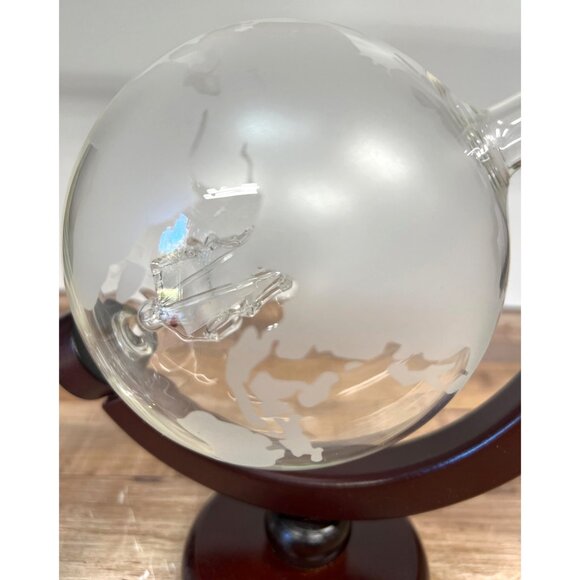 Glass Globe Decanter With Ship & Etched World Map Whiskey Glass Set - Picture 8 of 10